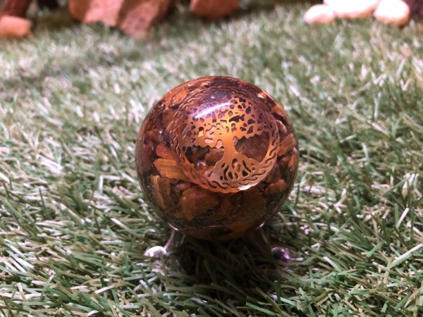 Sphère d'Orgonite Oeil du tigre et Arbre de vie