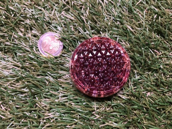 Fleur de vie mini Orgonite de 50mm de diamètre avec grenat