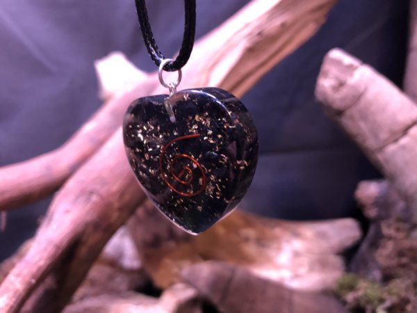 Orgonite pendentif Shungite - forme de coeur