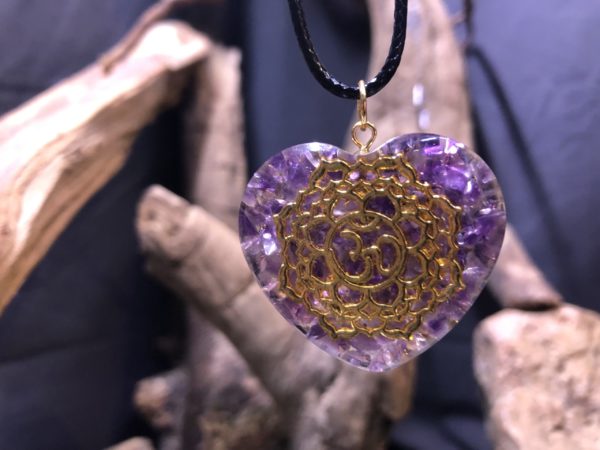 Orgonite pendentif Améthyste - forme de coeur