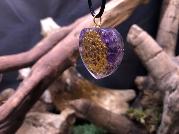 Orgonite pendentif Améthyste - forme de coeur