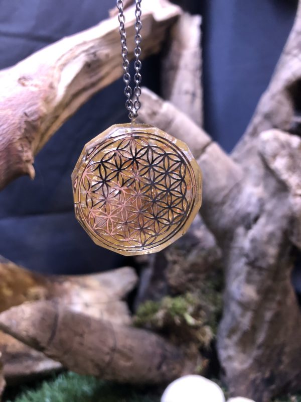 Pendentif Orgonite fleur de vie et Citrine