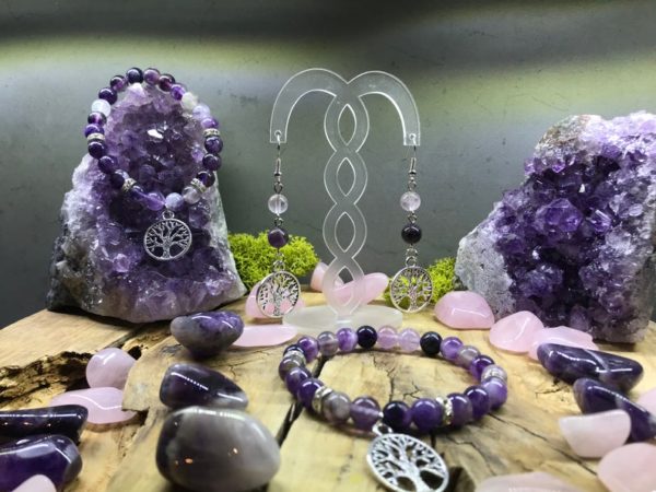 Bracelet élastique en Fluorite et Améthyste, avec un charmant arbre de vie