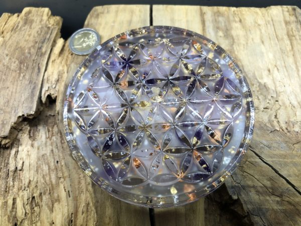 Orgonite fleur de vie 11cm avec Quartz rose/Améthyste/Cristal de roche